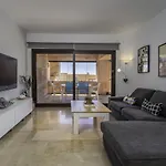 Apartamento 2311-modern With Sea And Pool Views